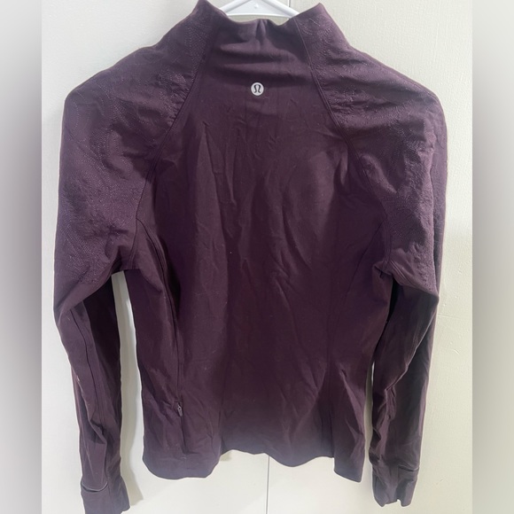 Lululemon Toasty tech 1/2 zip black cherry/maroon embroidered sleeve women’s 6 - Picture 9 of 12
